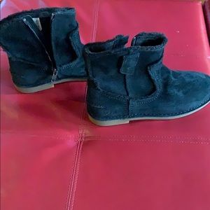 BRAND NEW SUEDE UGG BOOTIES